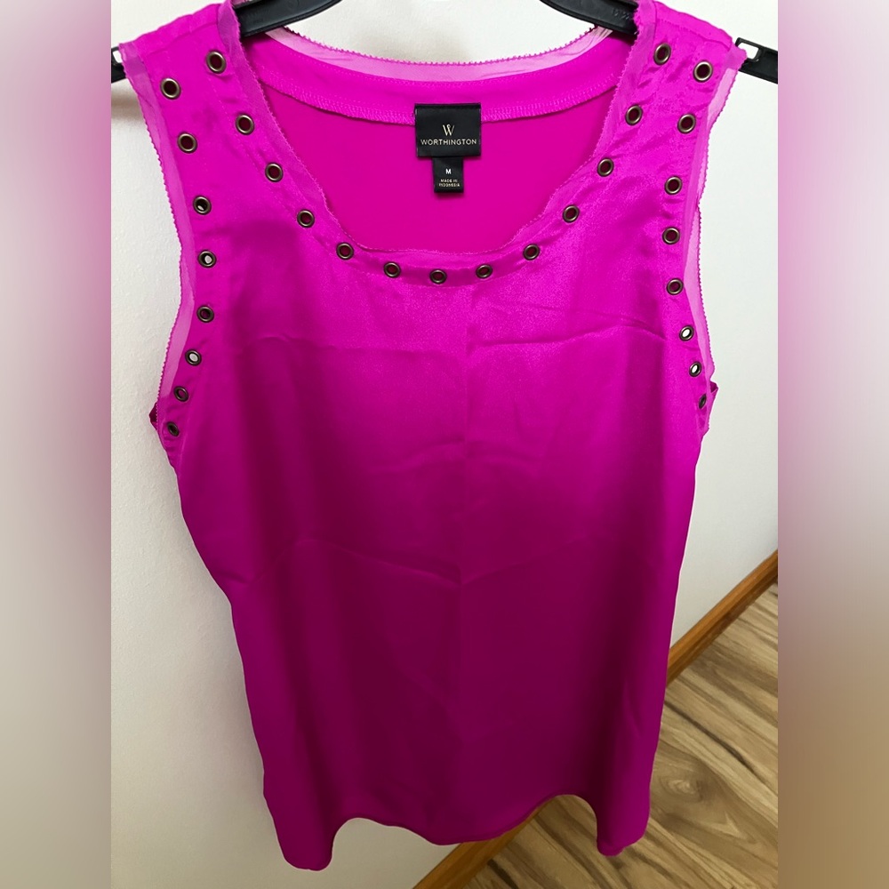 Womens sleeveless top